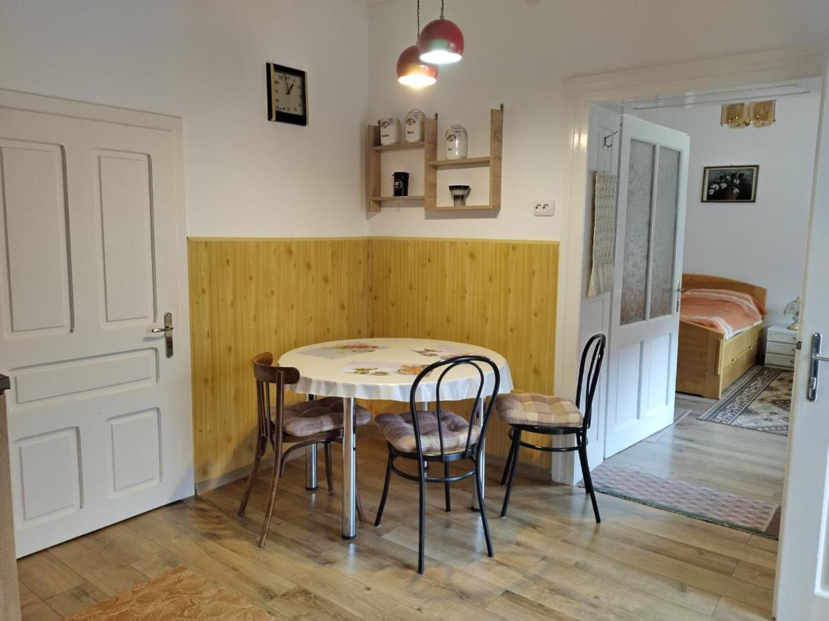 Apartamento Zadora Haus Săcele Exterior foto